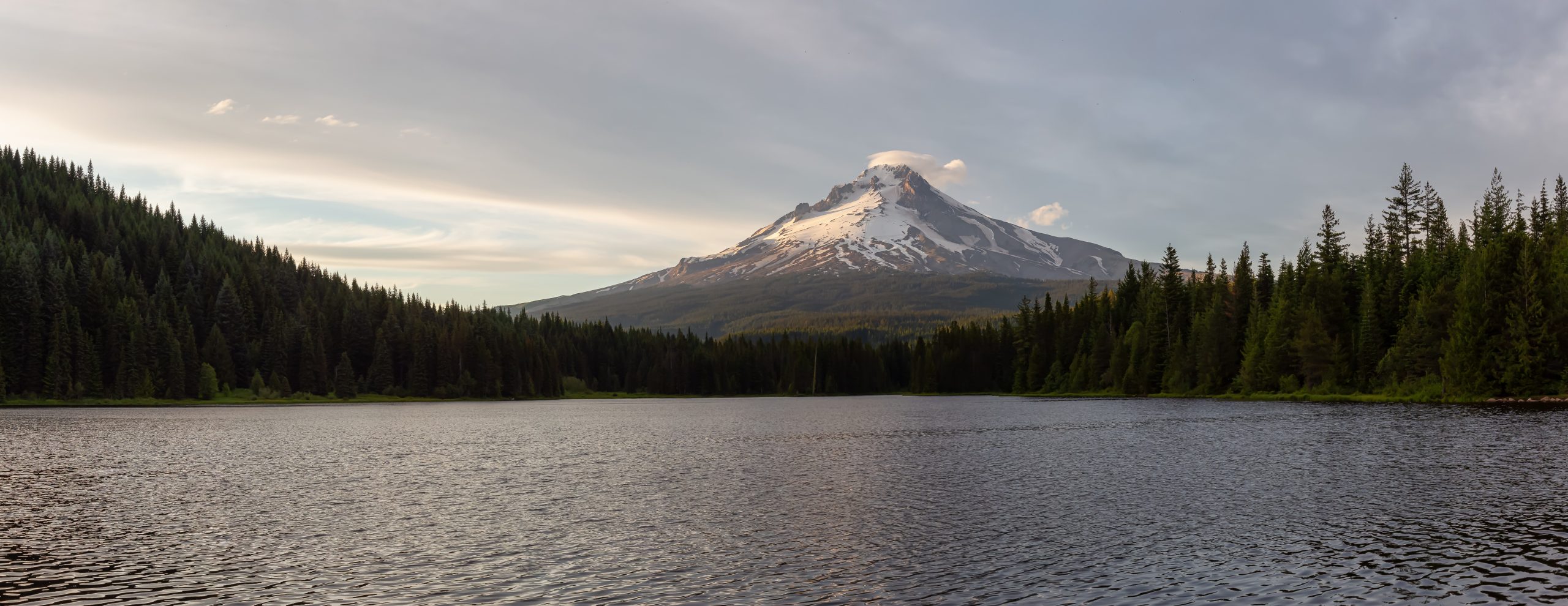 A view of a lake in Oregon.